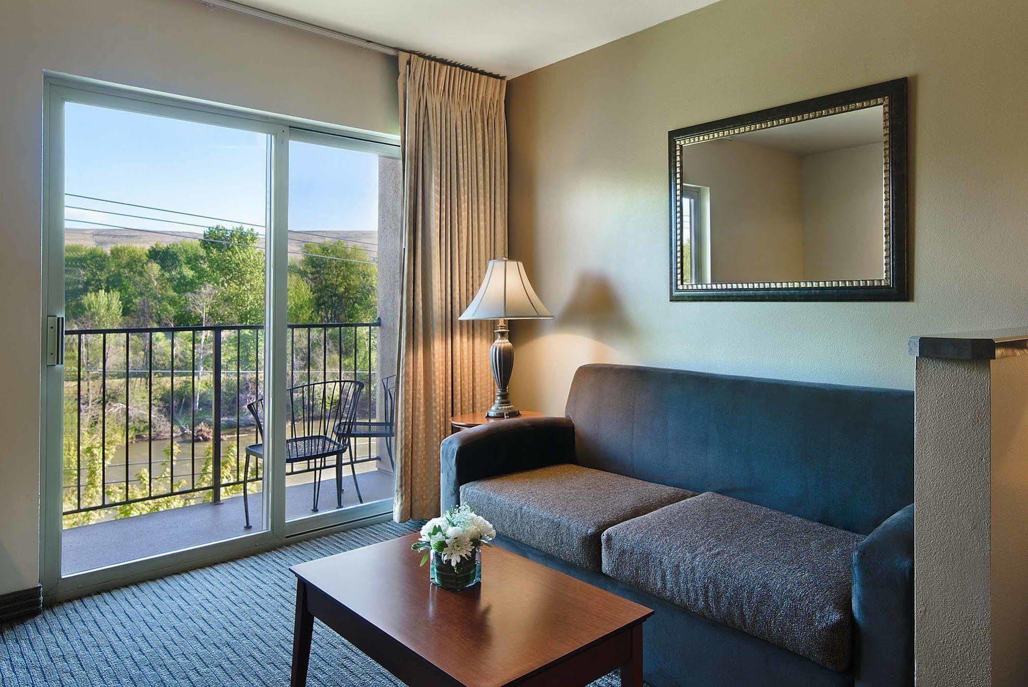Oxford Suites Γιακίμα Εξωτερικό φωτογραφία