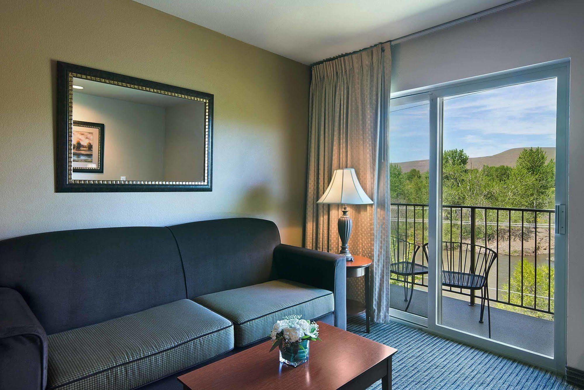 Oxford Suites Γιακίμα Εξωτερικό φωτογραφία