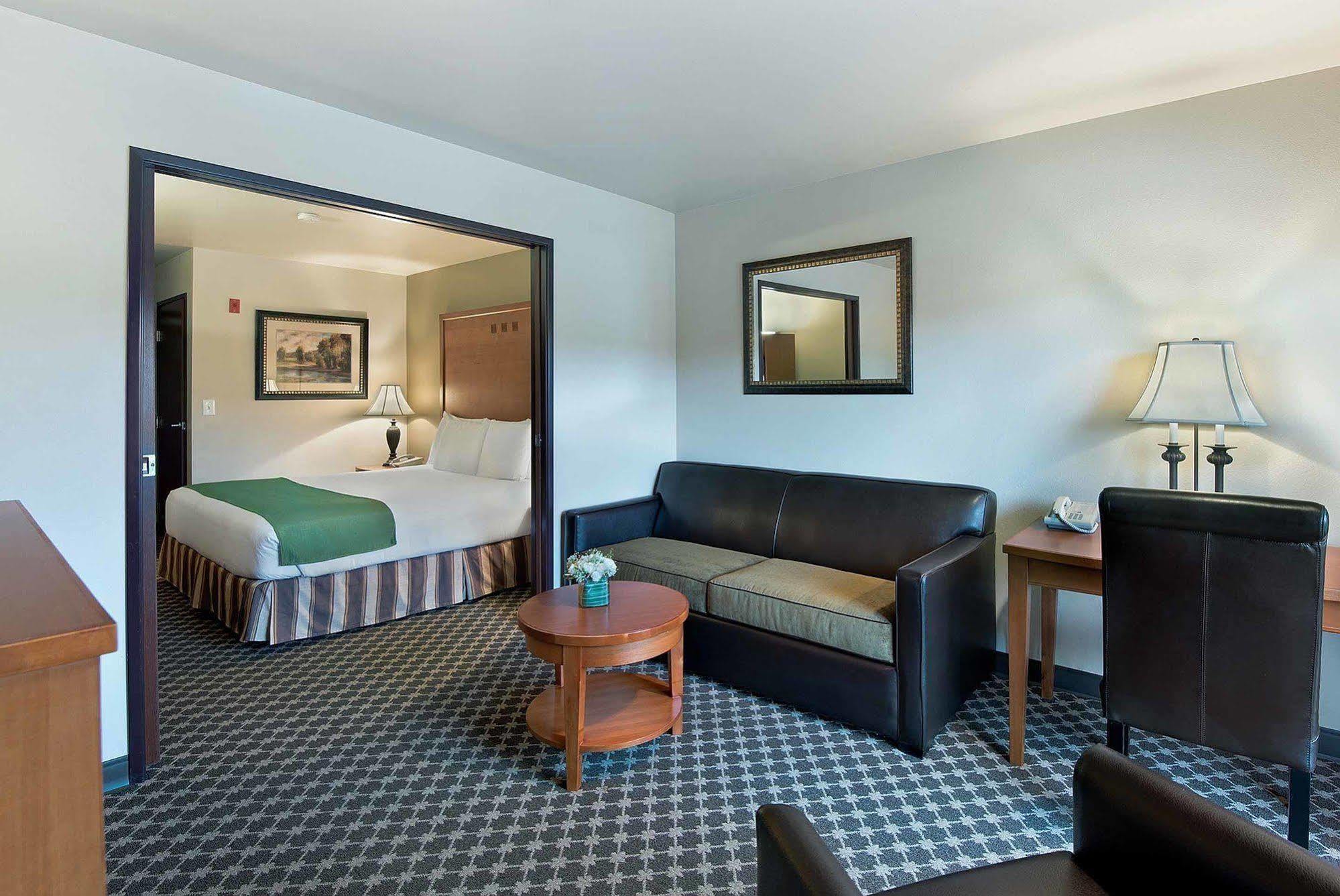 Oxford Suites Γιακίμα Εξωτερικό φωτογραφία