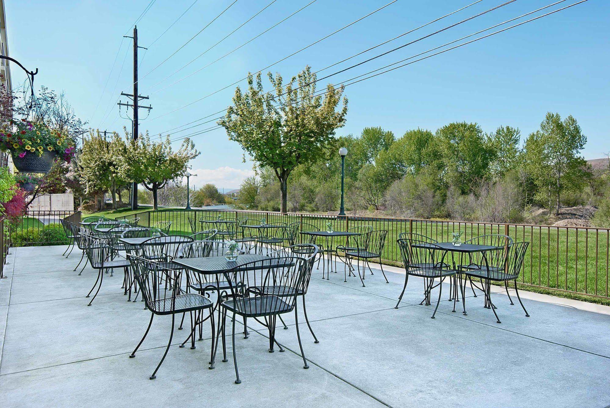 Oxford Suites Γιακίμα Εξωτερικό φωτογραφία