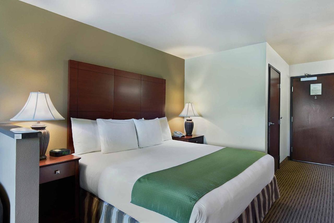 Oxford Suites Γιακίμα Εξωτερικό φωτογραφία